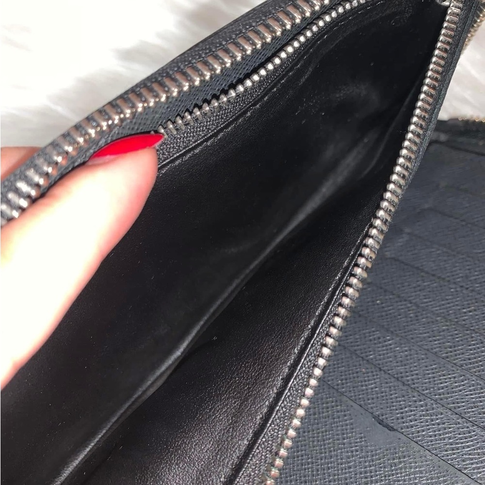 Sold🔔🔔🔔LV Taiga Long Zippy Wallet
Unisex❤️💗 - Picture 10 of 16